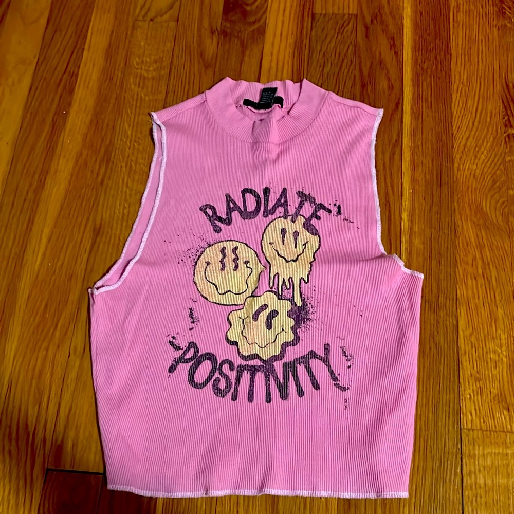 Selling because my sister didn’t want it. It has never been worn
